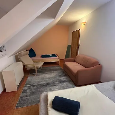 Apartmán Prazdninovy V Podkrovi Jáchymov