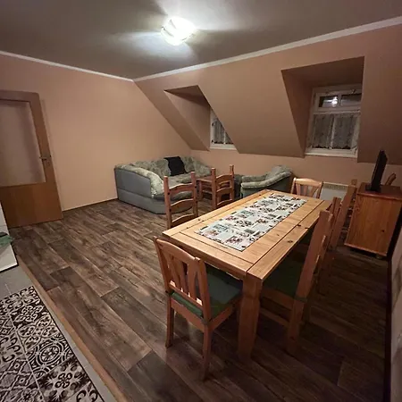 Prazdninovy V Podkrovi Apartmán Jáchymov