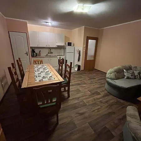 דירה Prazdninovy V Podkrovi *